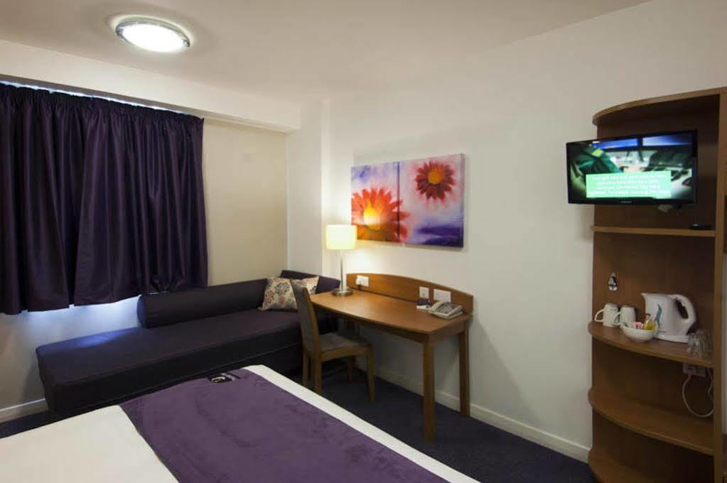 Premier Inn Chelmsford Exterior foto